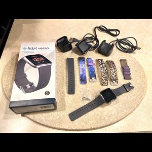 Fitbit Versa Lite Smart Watch⌚️